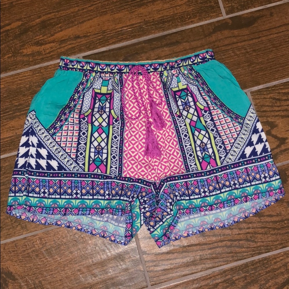 Colorful pattern shorts